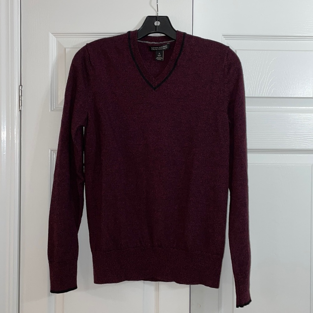 Banana Republic Merino V-Neck sweater Men’s size S